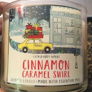 Cinnamon Carmel swirl bath and body works candle